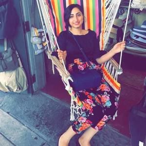 Meet your Posher, Amna